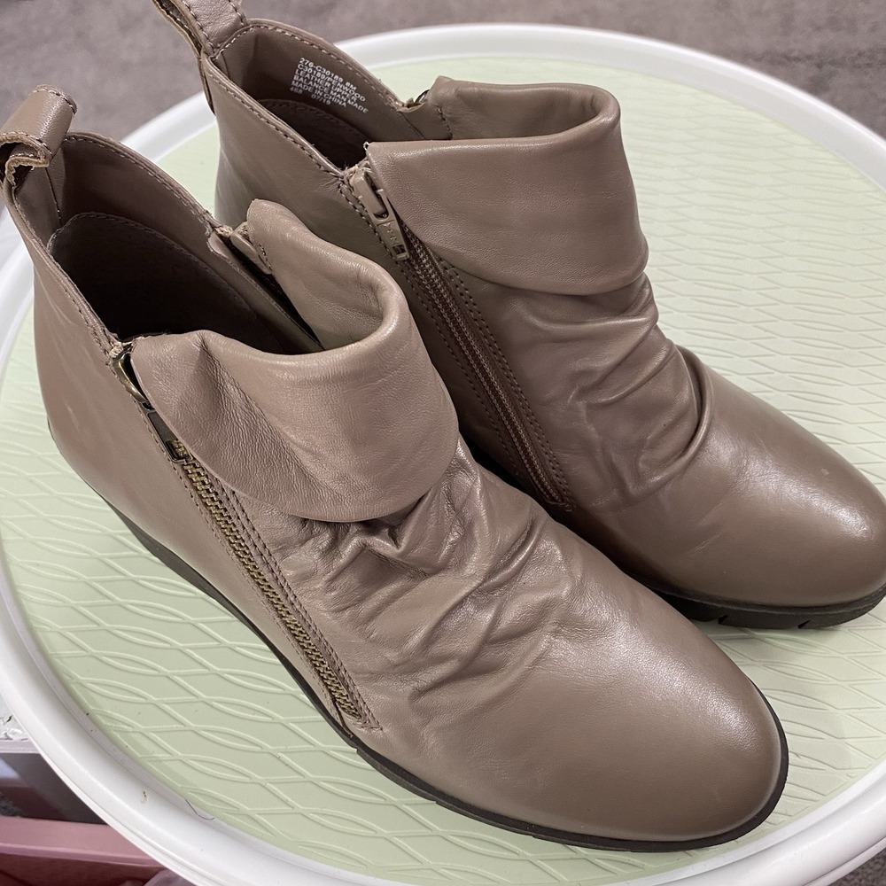 Women's Cliffs By White Mountain Penwood Taupe Leather Ankle Boot-NWOT-zip-wedge